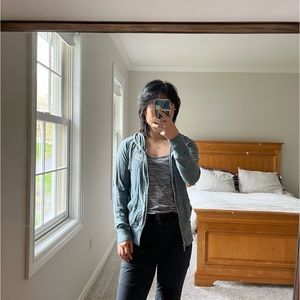 Nike Women's Sportwear Full Zip Size S